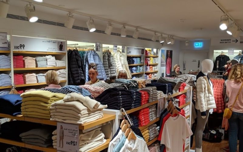 Uniclo-Store-2