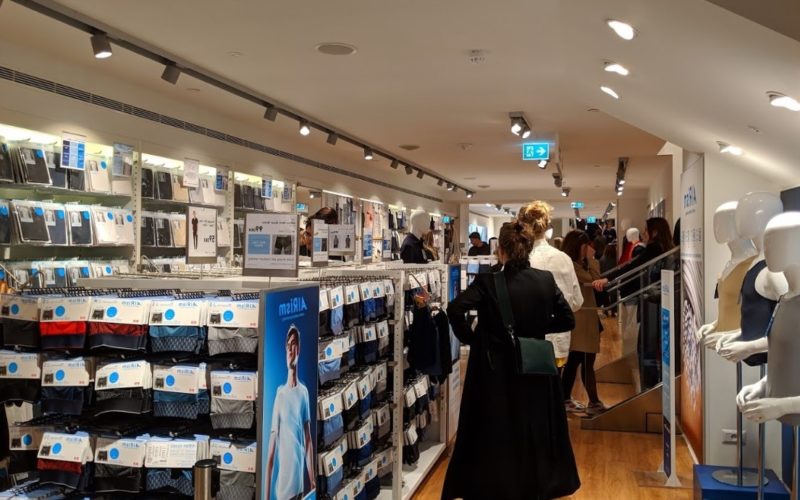 Uniclo-Store-3
